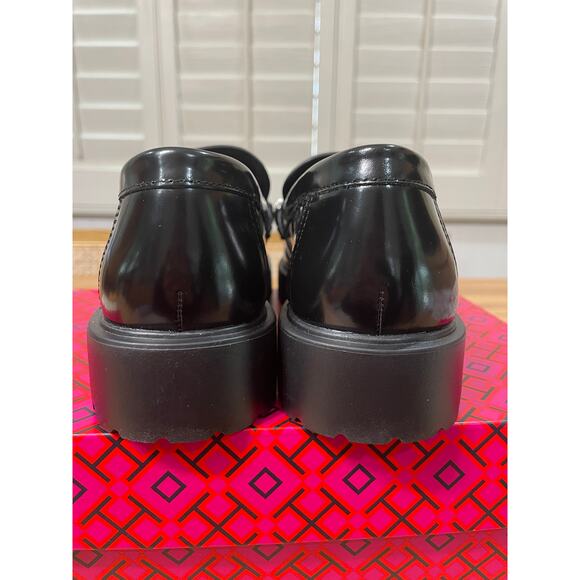 Tory Burch Classic Embellished Medallion Lug Loafer Black Leather Size 8 NIB - Picture 9 of 13